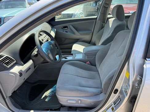 Used 2011 Toyota Camry LE FWD image 11