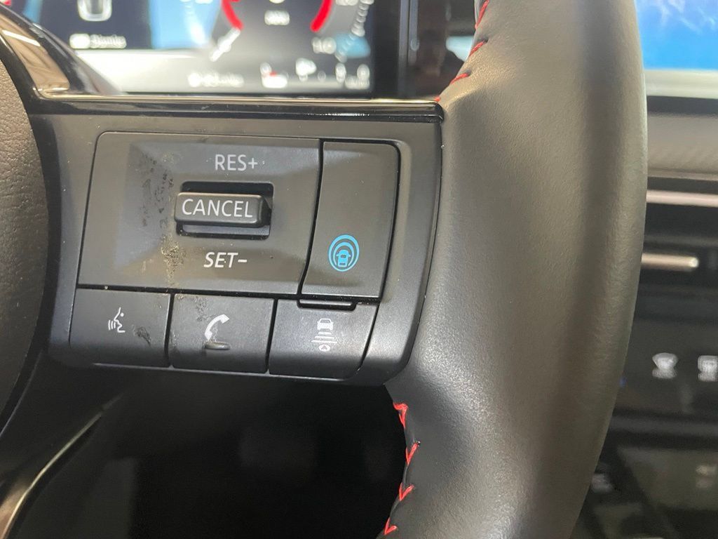 Certified 2025 Nissan Kicks SR FWD image 14