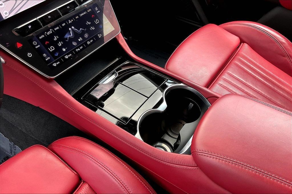 Used 2023 Maserati Grecale Modena AWD/4WD image 17