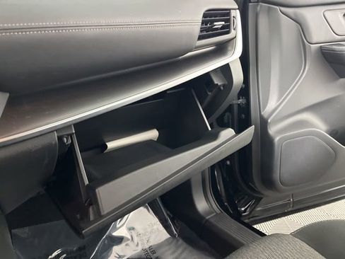 Used 2025 Nissan Rogue SV FWD image 38