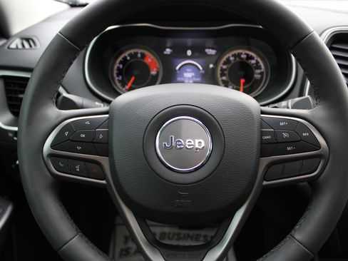 Used 2022 Jeep Cherokee Latitude Lux w/ Sun & Sound Group image 20