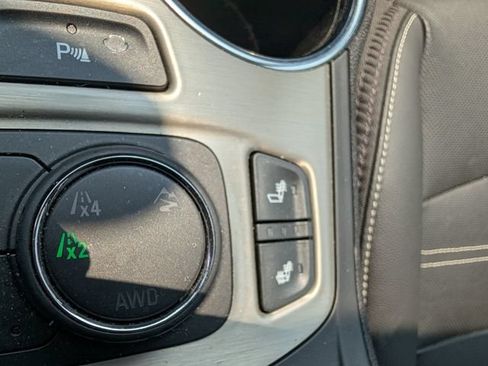 Used 2023 GMC Terrain Denali AWD/4WD image 38
