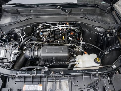 Used 2024 Ford Explorer XLT w/ Equipment Group 202A image 20