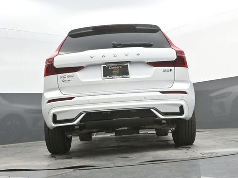 New 2026 Volvo XC60 B5 Plus w/ Protection Package Premier AWD/4WD image 33