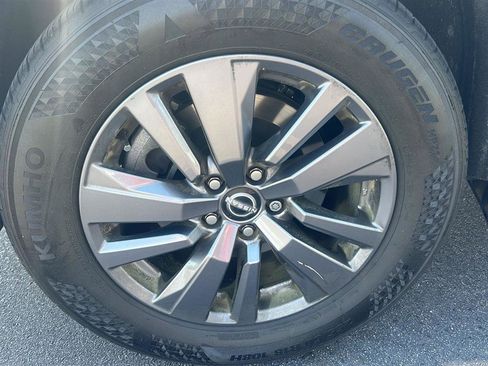 Used 2022 Nissan Pathfinder SV w/ SV Black Package image 2