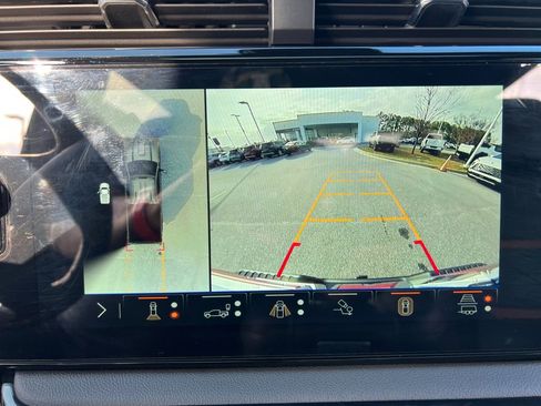 Used 2024 GMC Sierra 2500 AT4 w/ AT4 Premium Plus Package image 19