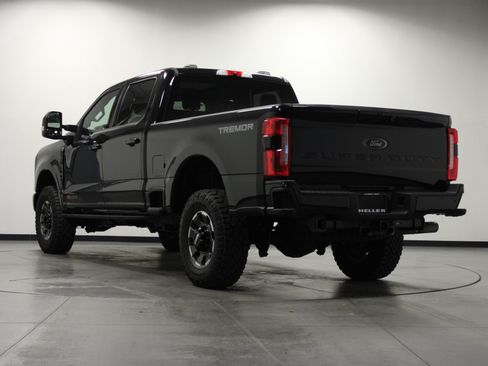 Used 2024 Ford F250 Lariat w/ Tremor Off-Road Package AWD/4WD image 6