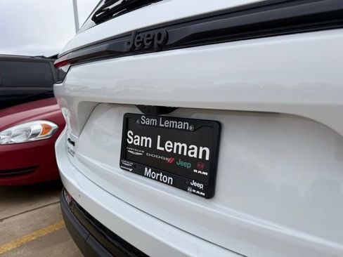 New 2025 Jeep Grand Cherokee Limited w/ Black Appearance Package image 14