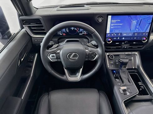 Used 2024 Lexus GX 550 w/ Accessory Package (Z1) AWD/4WD image 24