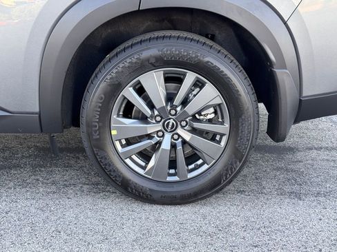 New 2026 Nissan Pathfinder SV image 8