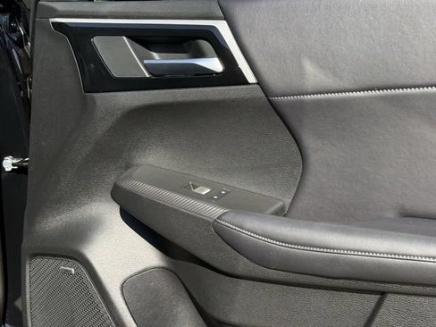 Used 2025 Mitsubishi Outlander SE FWD image 29