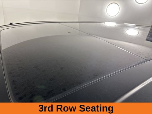 Used 2024 Chrysler Pacifica Limited FWD image 9