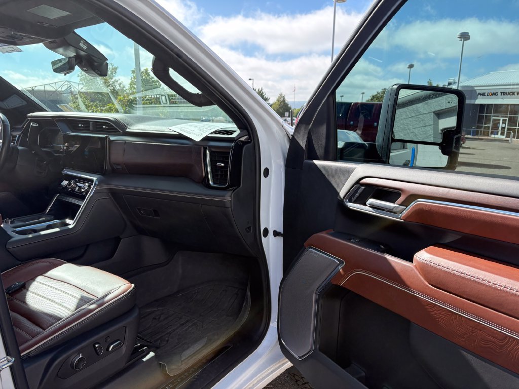 Used 2024 GMC Sierra 2500 Denali Ultimate AWD/4WD image 30