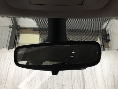 Used 2023 Chrysler Pacifica Touring-L FWD image 34