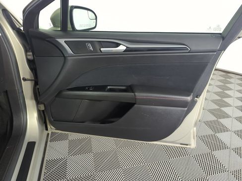 Used 2015 Ford Fusion SE w/ Equipment Group 201A FWD image 34