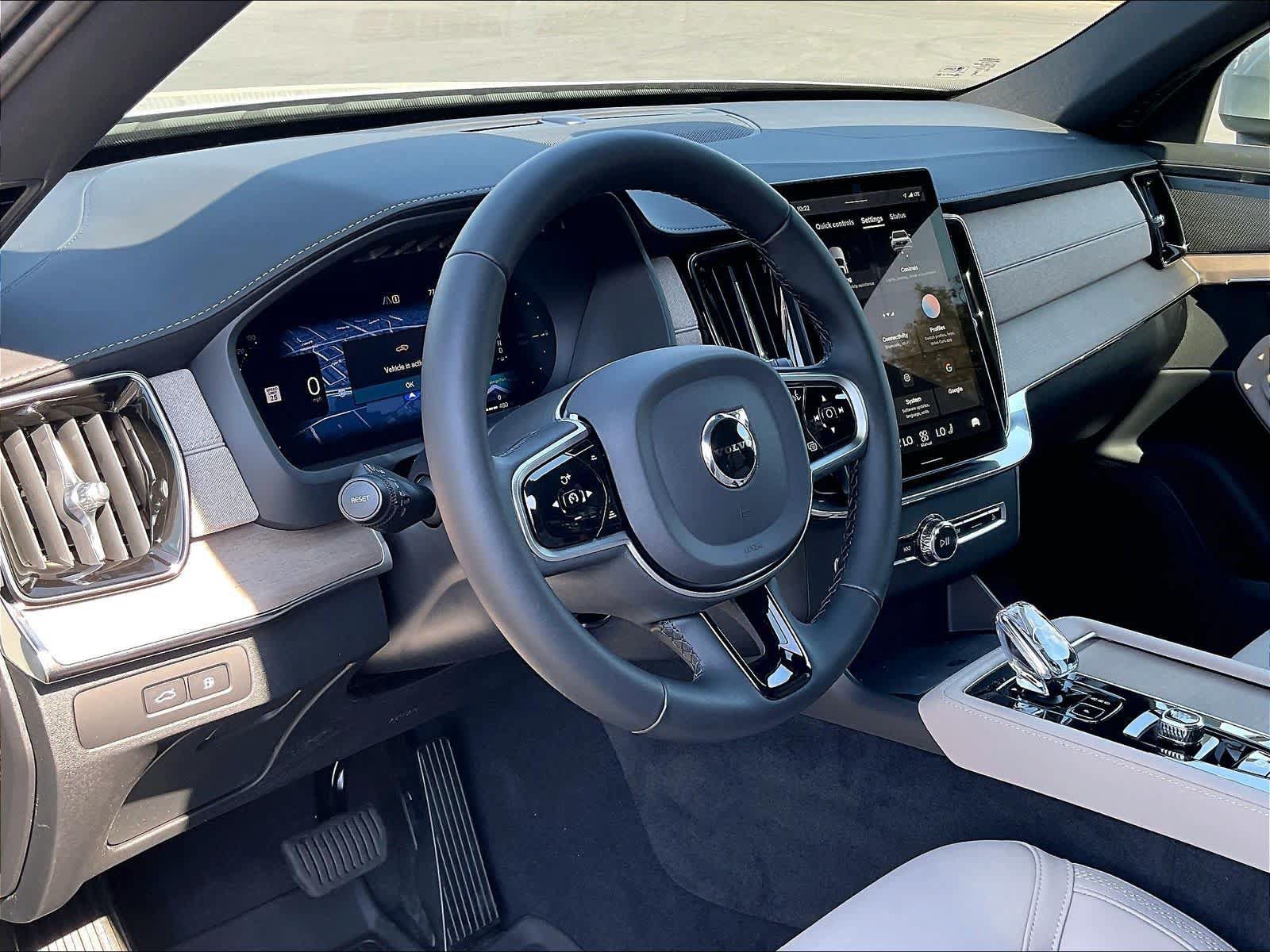New 2026 Volvo XC90 T8 Plus w/ Protection Package Premier AWD/4WD image 8