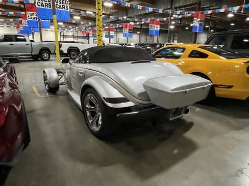 Used 2001 Chrysler Prowler image 2
