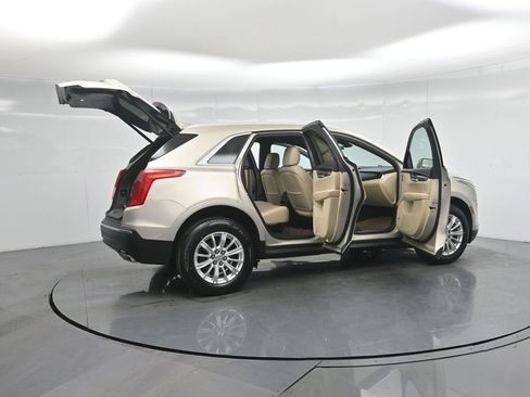 Used 2017 Cadillac XT5 FWD image 5