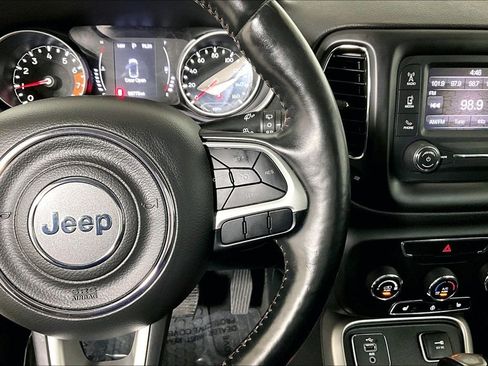 Used 2018 Jeep Compass Latitude w/ Cold Weather Group image 19