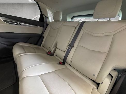 Used 2018 Cadillac XT5 Luxury w/ Driver Awareness Package FWD image 28