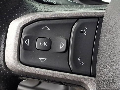 Used 2024 RAM 2500 Tradesman w/ Chrome Appearance Group image 18