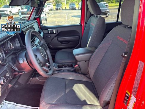 Used 2026 Jeep Wrangler Unlimited Rubicon AWD/4WD image 25