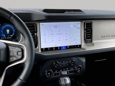 Used 2025 Ford Bronco Outer Banks AWD/4WD image 12