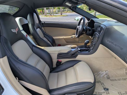 Used 2010 Chevrolet Corvette Grand Sport w/ Preferred Equipment Group image 14