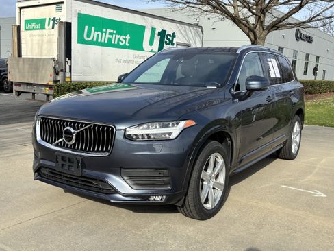 Used 2021 Volvo XC90 T6 Momentum w/ Advanced Package image 5