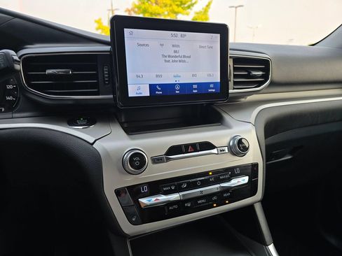 Used 2020 Ford Explorer XLT w/ Equipment Group 202A AWD/4WD image 19