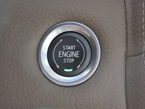 Used 2021 GMC Yukon Denali w/ Denali Premium Package image 27