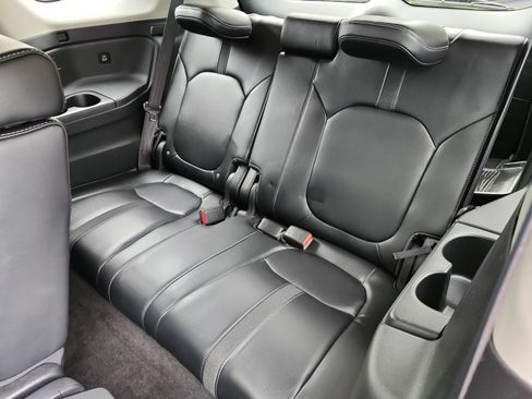 Used 2023 Honda Pilot Touring image 14
