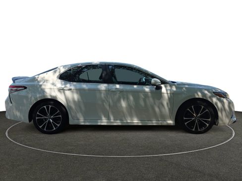 Used 2018 Toyota Camry SE FWD image 7