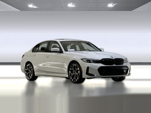 Used 2026 BMW 330i Sedan w/ M Sport Package RWD image 6
