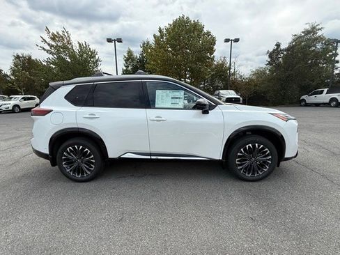 New 2026 Nissan Rogue Platinum w/ Platinum Premium Package image 4