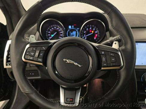 Used 2019 Jaguar F-TYPE SVR image 6