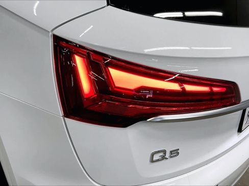 Used 2023 Audi Q5 2.0T Premium w/ Convenience Package image 31