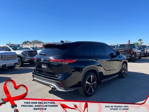 Used 2022 Toyota Highlander XSE image 7