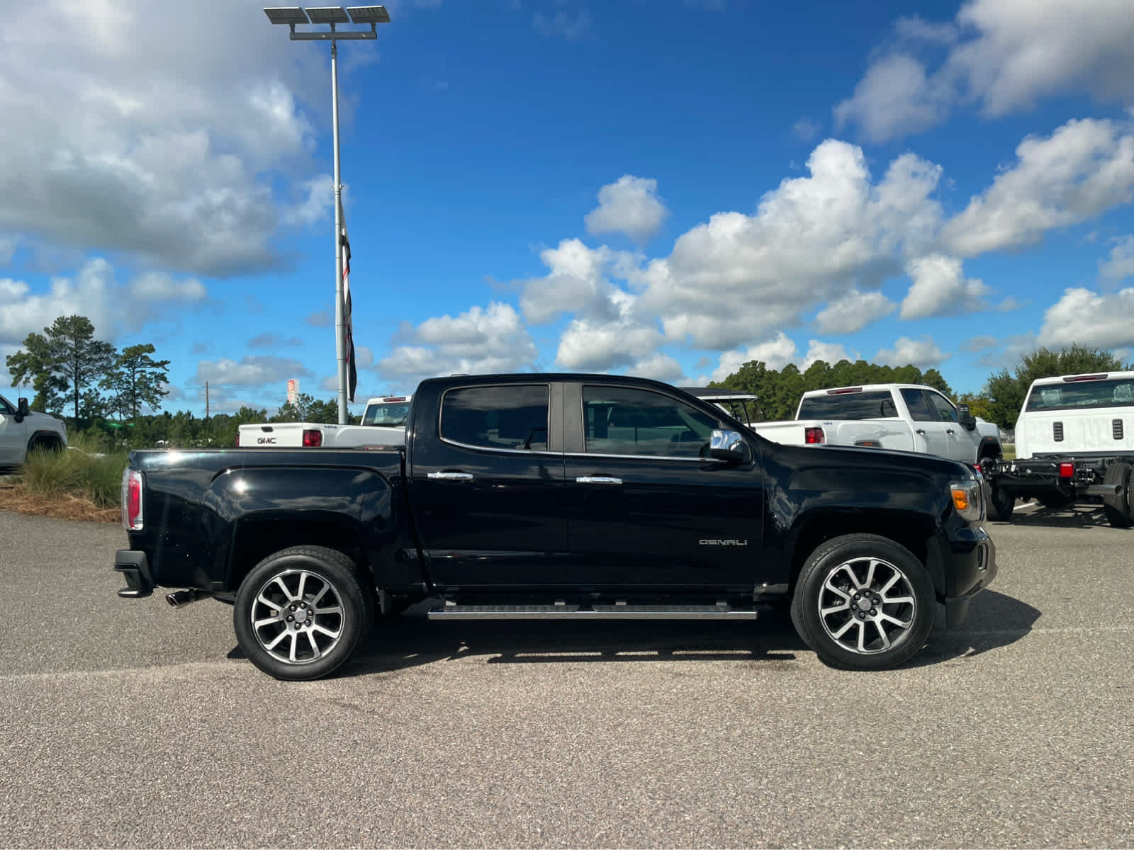 Used 2017 GMC Canyon Denali RWD image 4