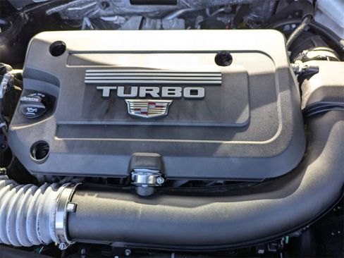 Used 2023 Cadillac XT4 Premium Luxury image 32