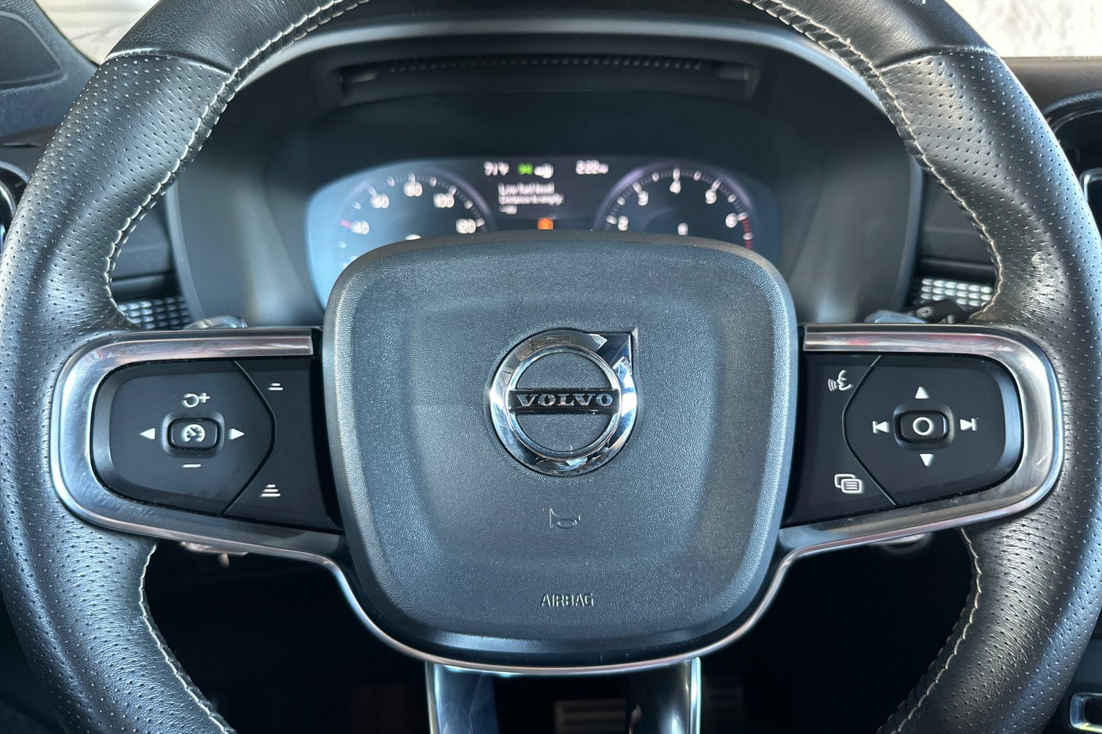 Used 2020 Volvo XC40 T5 R-Design AWD/4WD image 30