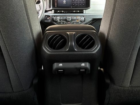Used 2025 Jeep Wrangler Unlimited Sport AWD/4WD image 11