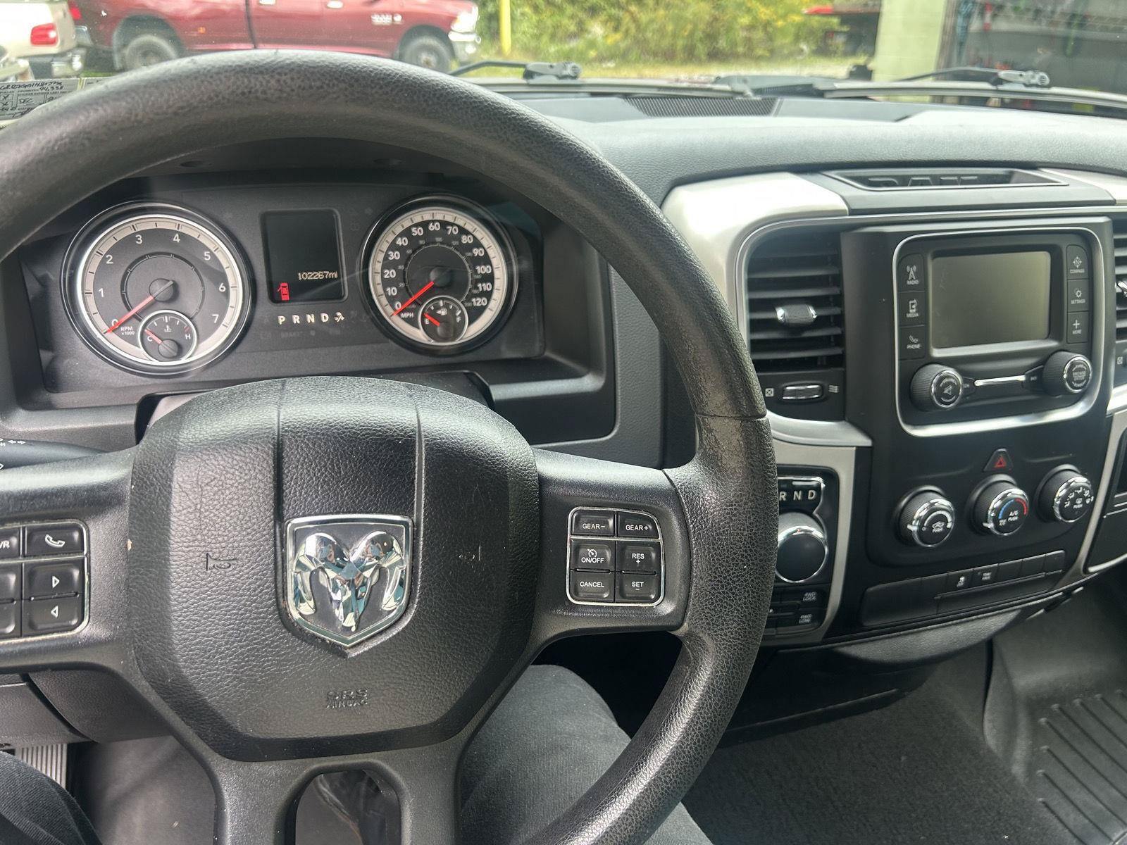 Used 2017 RAM 1500 Classic SLT AWD/4WD image 9
