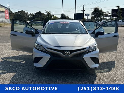 Used 2020 Toyota Camry SE image 35