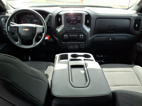 Used 2020 Chevrolet Silverado 1500 Custom w/ Custom Value Package image 12