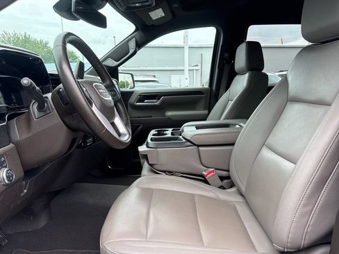 Used 2025 GMC Sierra 1500 SLT AWD/4WD image 12