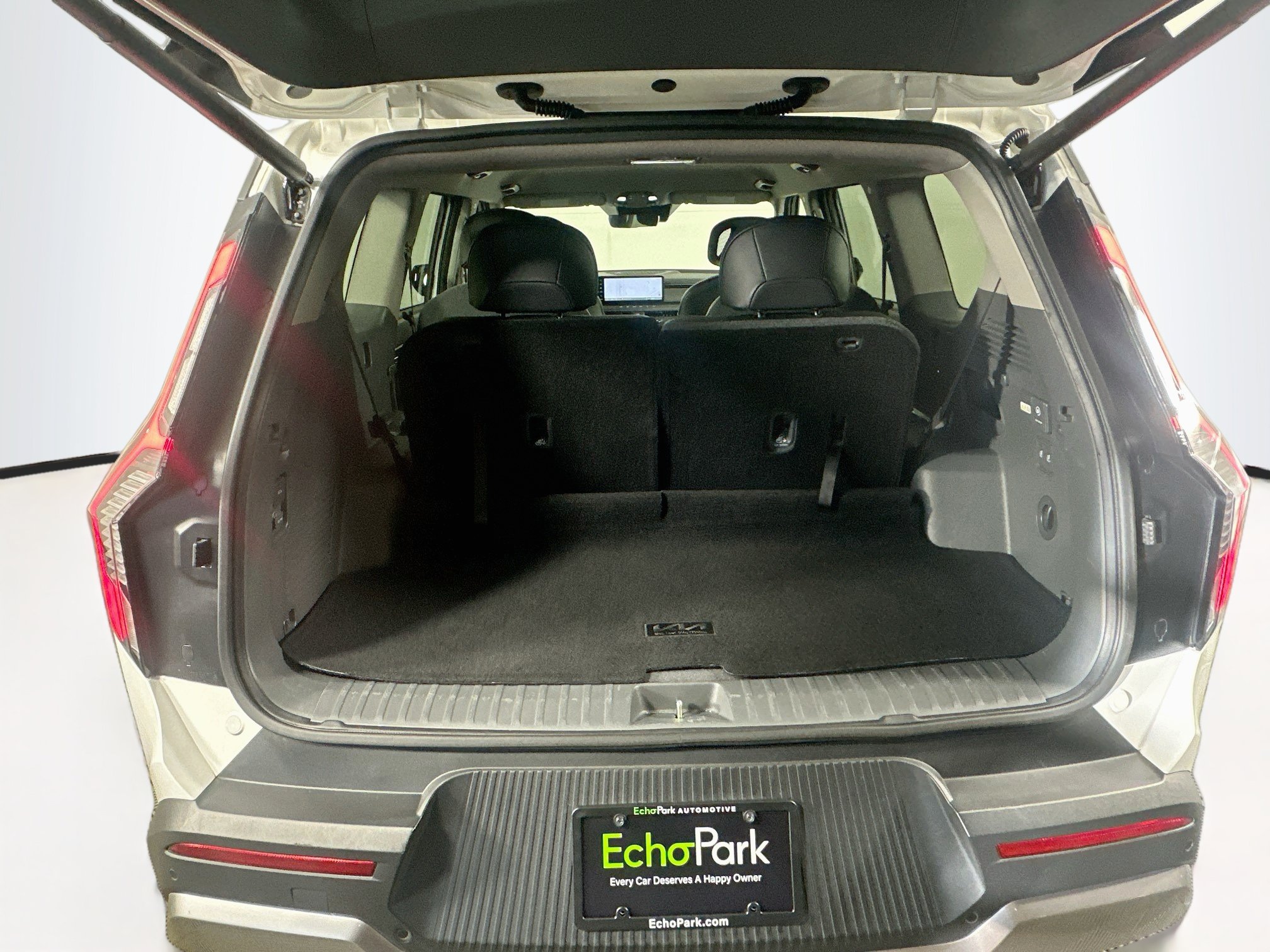 Used 2024 Kia EV9 Light Long Range RWD image 30
