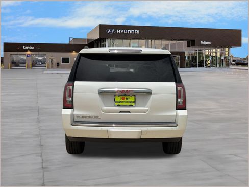 Used 2019 GMC Yukon XL Denali w/ Denali Ultimate Package RWD image 10