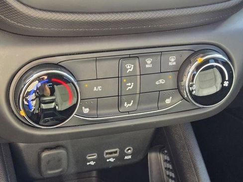 Used 2022 Chevrolet TrailBlazer LT image 33