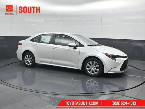 Used 2026 Toyota Corolla LE FWD image 1